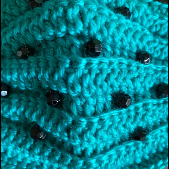 Decorative Hand-knitted Face Mask - Picture 8 of 11